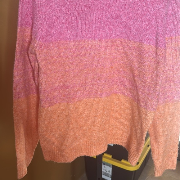 Cupcakes and Cashmere Ultra Soft Orange & Pink Ombré Sweater Size Medium - Picture 3 of 5